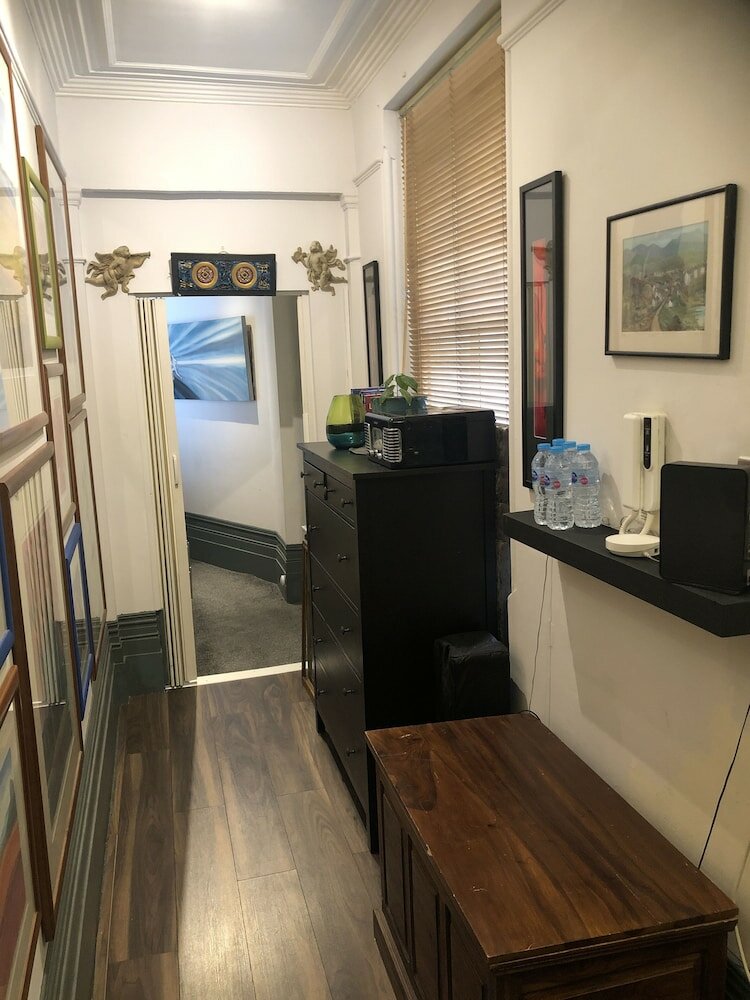 Фото Charing Cross Rooms - B&b