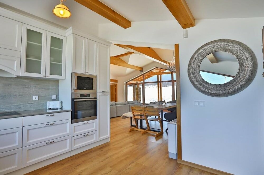 Фото Luxurious Chalet near Pirin Golf Resort