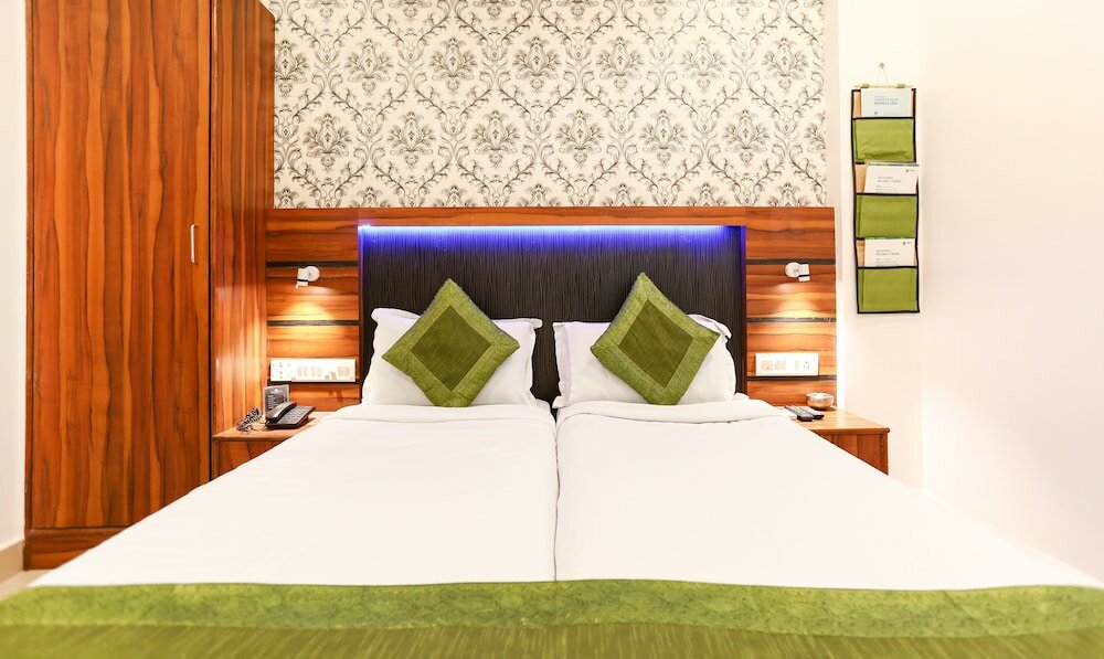 Фото Itsy by Treebo - Elmas Golden Key