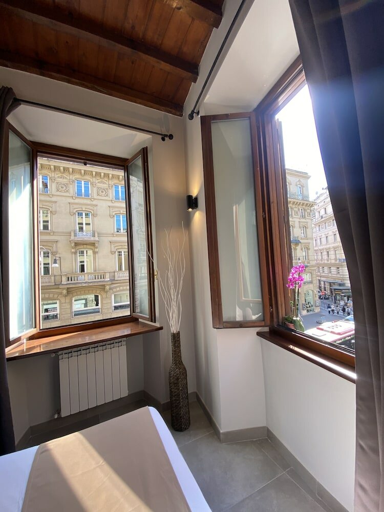 Фото Soha Piazza di Spagna Boutique