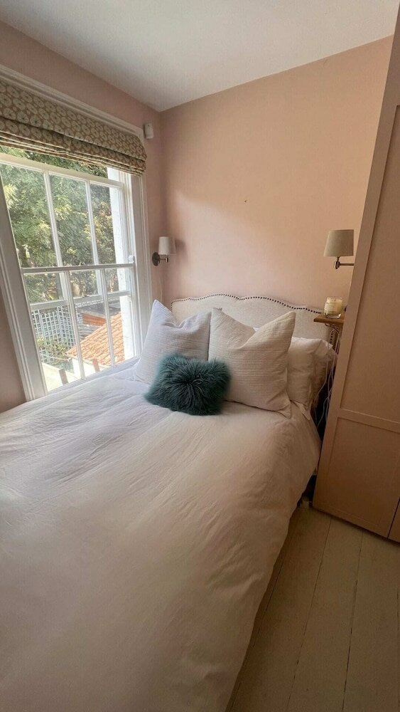 Фото Picturesque 2bd House - Heart of Stepney Green!