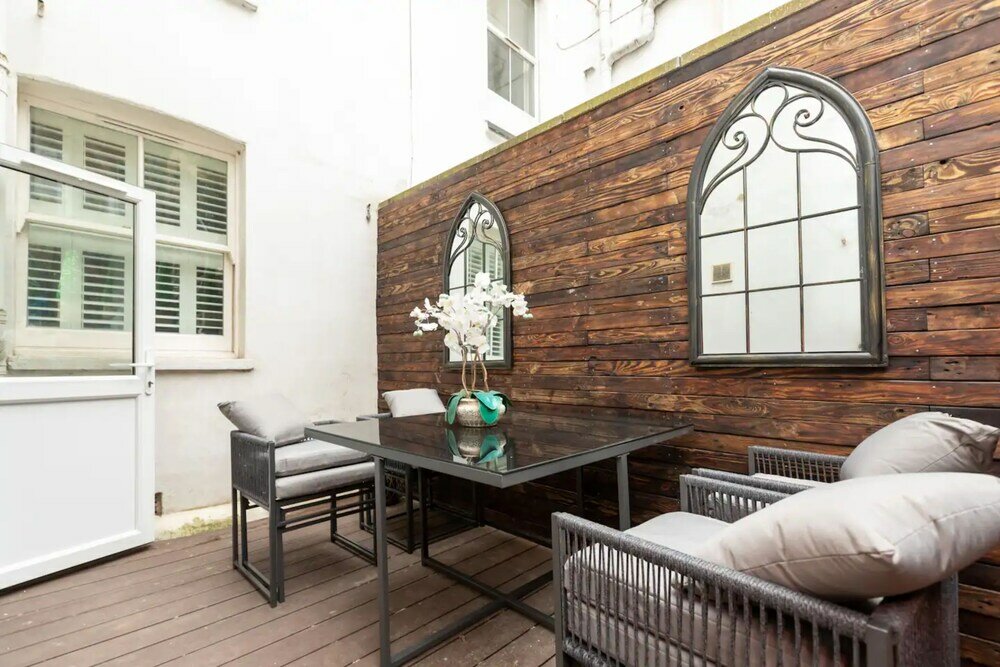 Фото Spacious 1 Bedroom Garden Flat Near King's Road