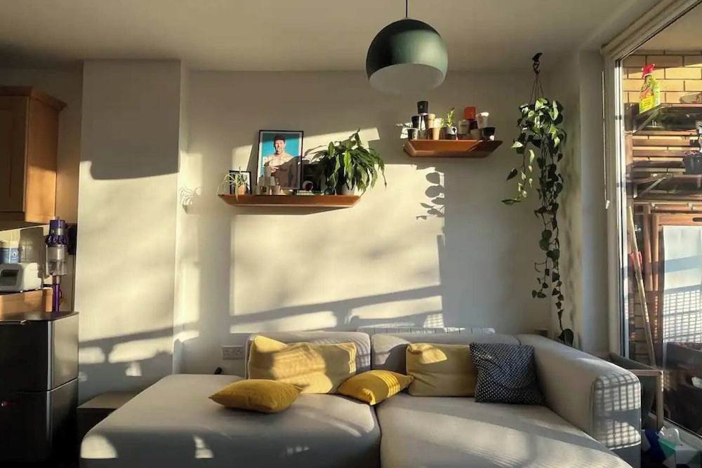 Фото Vibrant & Modern 1bd Flat - Hackney