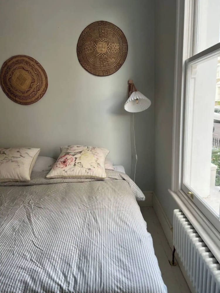 Фото Lovely 3bd Victorian Townhouse W/garden - Brixton!