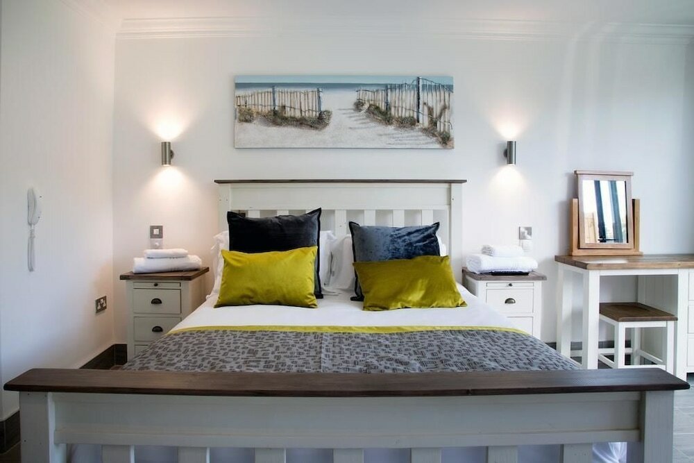 Фото Canada Lodge and Lake