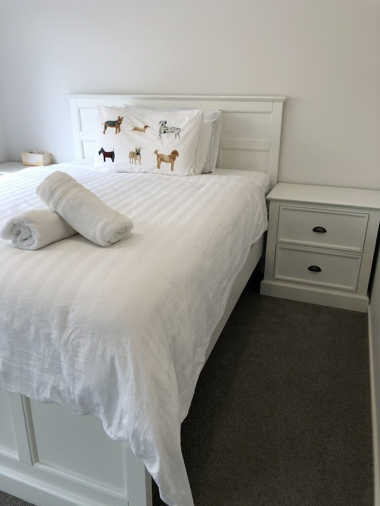 Фото Apple House Upper Point Cook