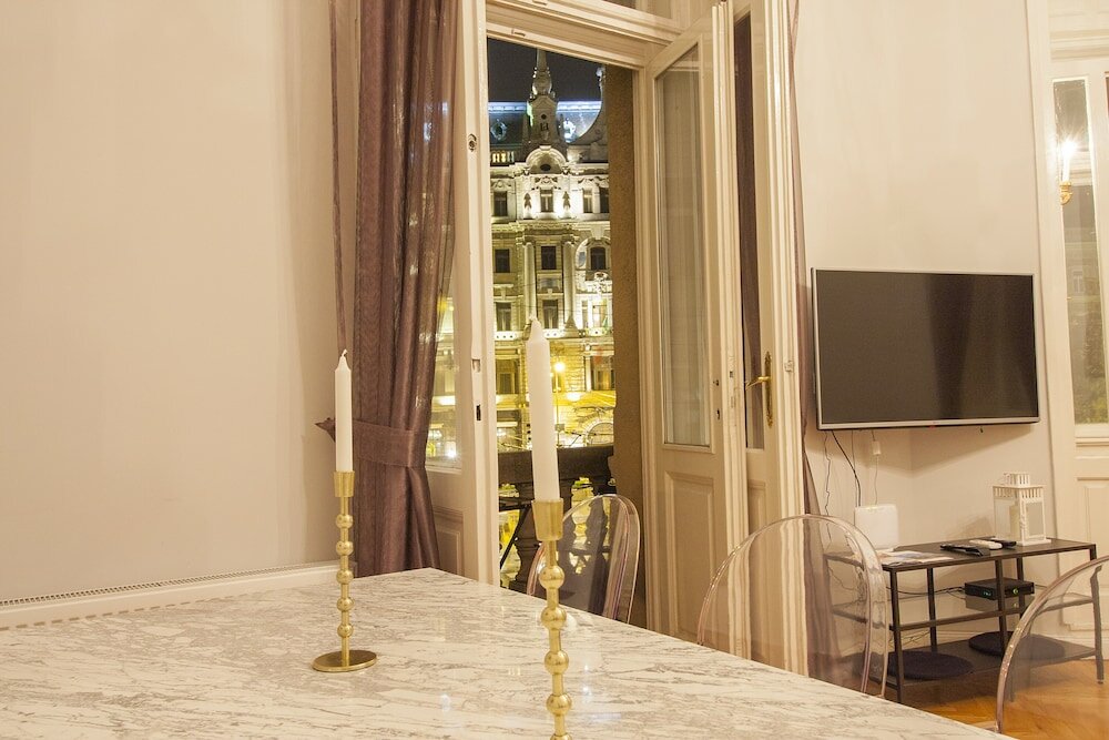 Фото New York Palace View Apartment