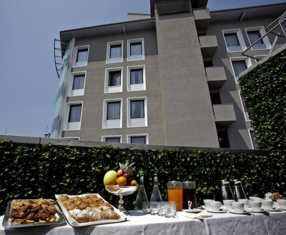 Фото Concorde Hotel