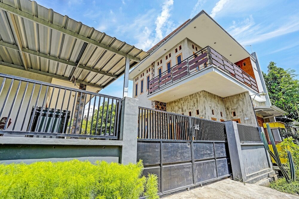 Фото Spot On 91824 Rumah Kaloka Syariah