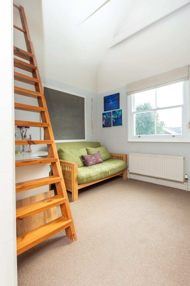 Фото Incredible 5 Bedroom House W/private Garden -wandsworth!