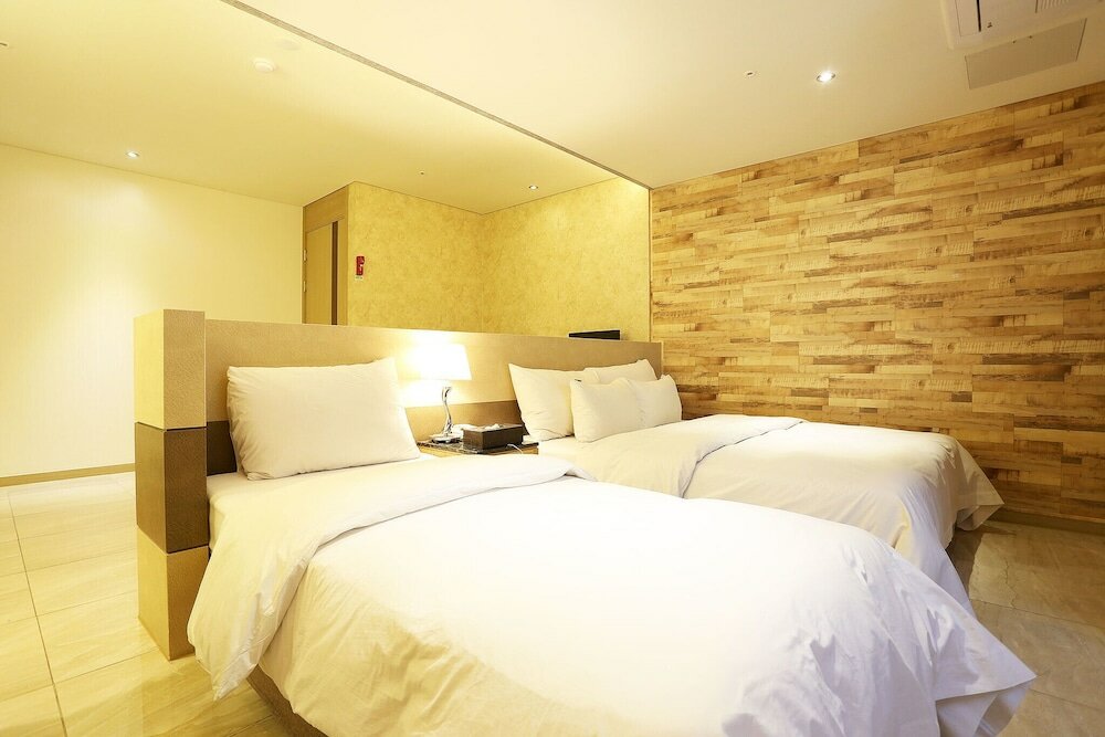 Фото Yeongdeungpo Hotel Home