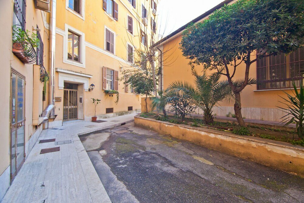 Фото Portaportese Wooden Flat