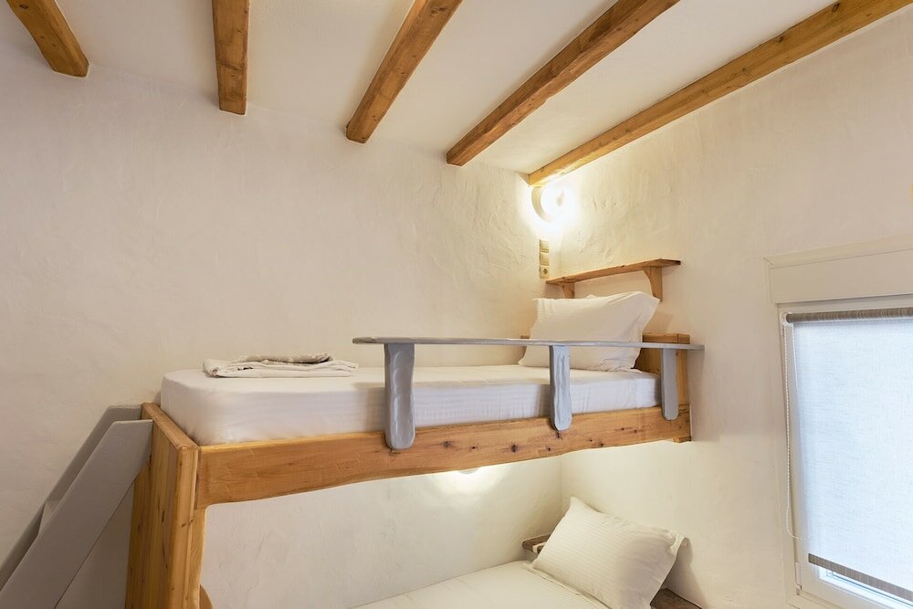 Фото Eressian Lodgings Apartments