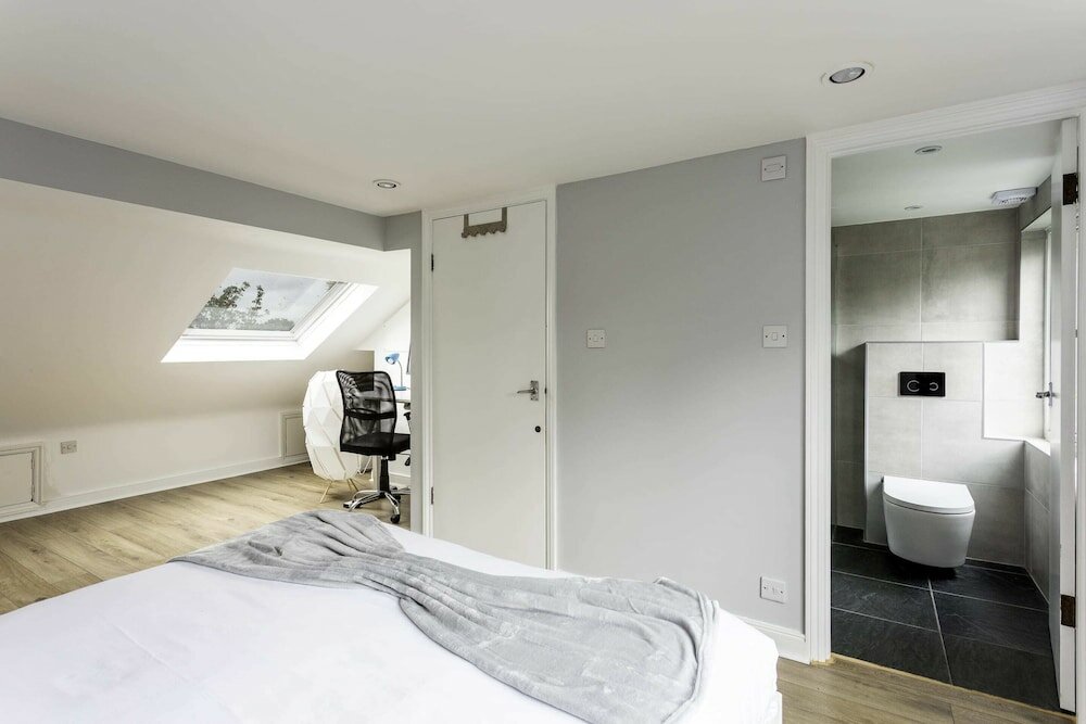 Фото Terraced Edwardian House-poets' Corner