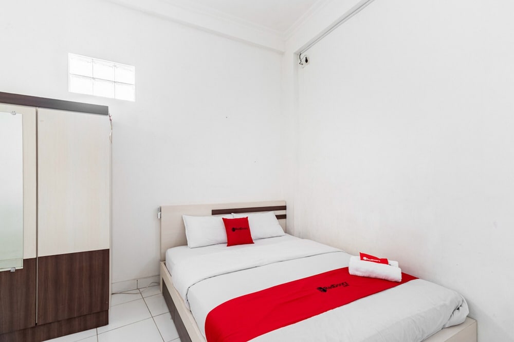 Фото RedDoorz Syariah @ Wisma Arya 2