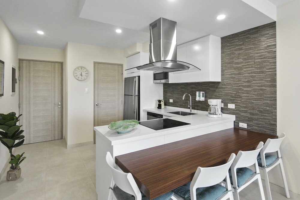 Фото Bocobay Aracari Condo Hotel