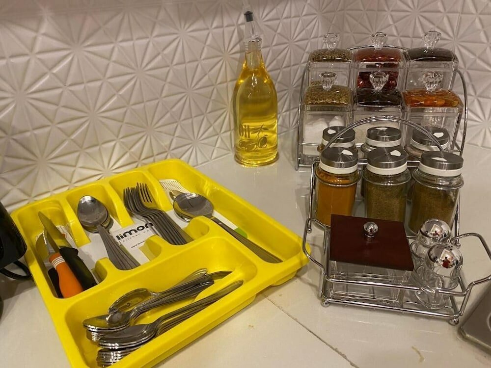 Фото Burj Al Bahria Town Luxury Suites