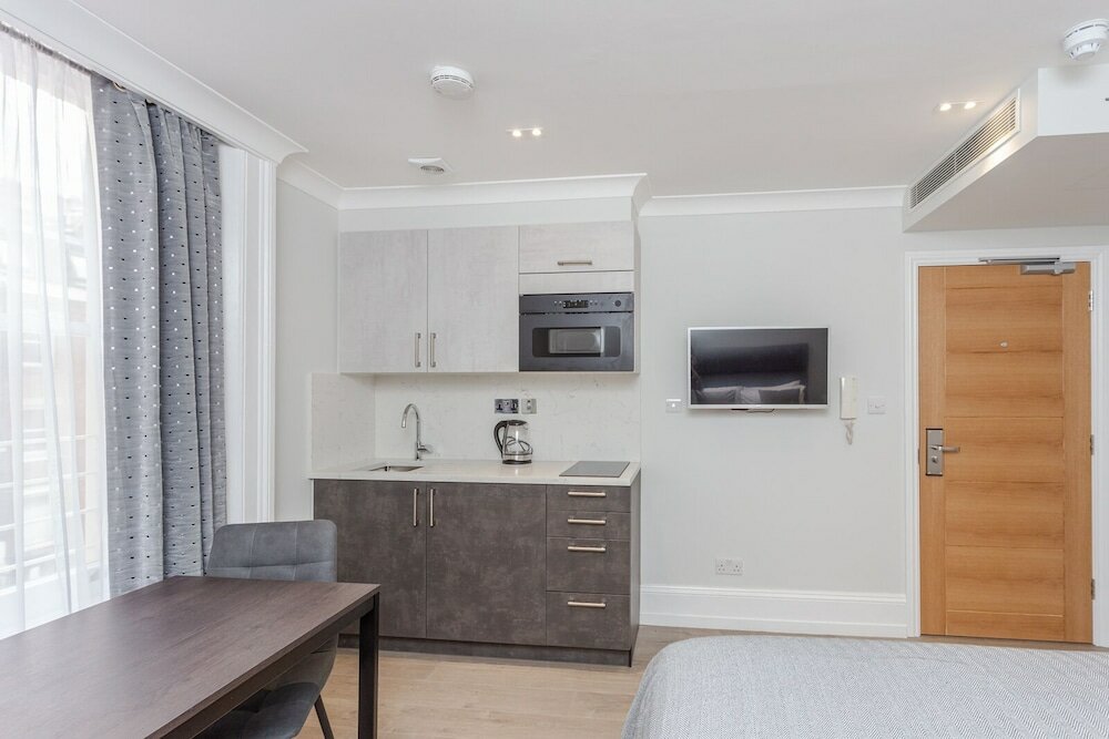 Фото Alexander Apartments