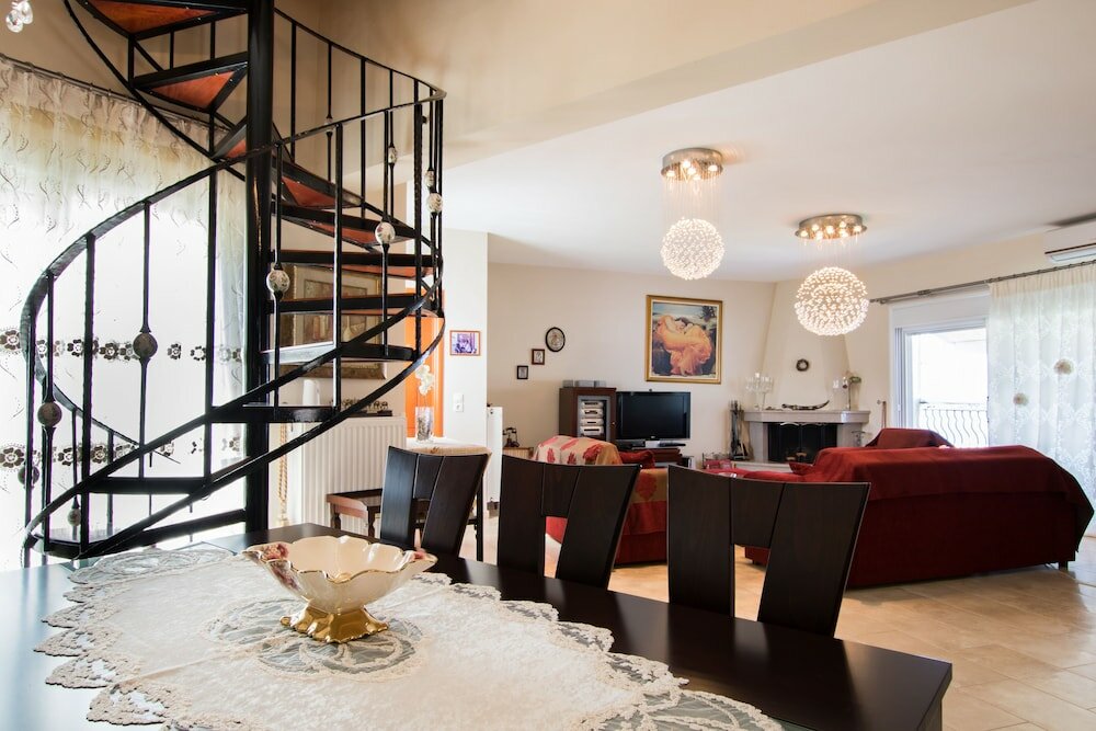 Фото 2Floor Apartment