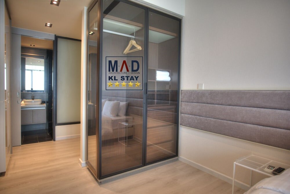 Фото Expressionz Professional Suites Wodages