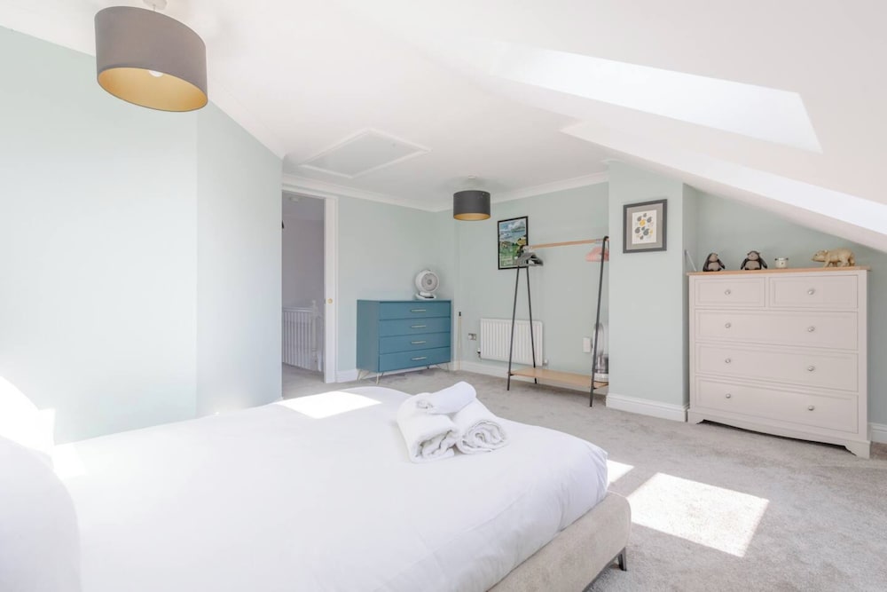 Фото Beautiful & Modern 3bd House- Kennington!