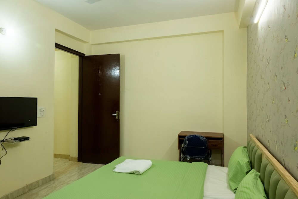 Фото Eat Sleep Wander Studio Apartments