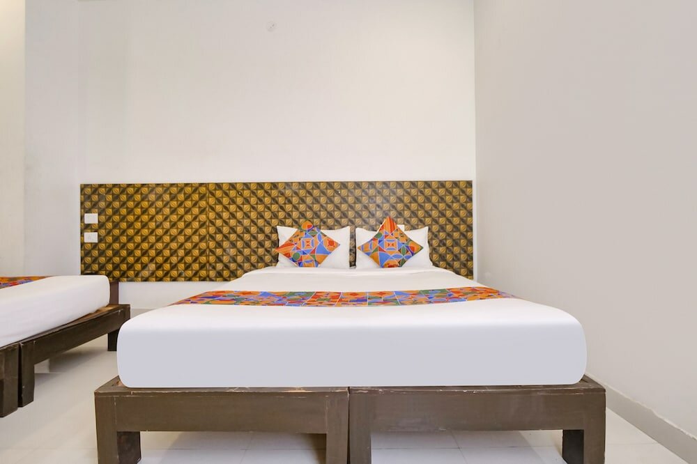 Фото Fabexpress Krishna Suites