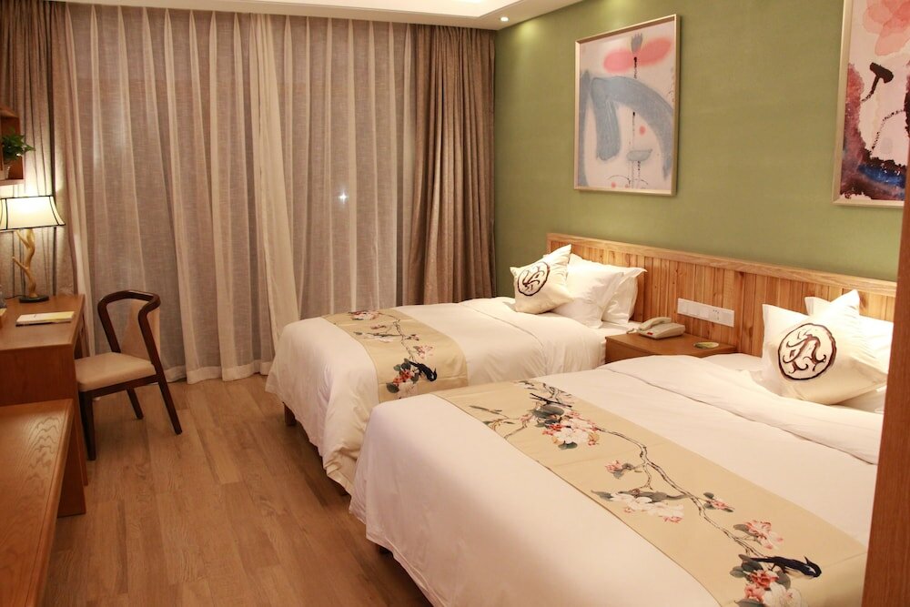 Фото Queshan Lake Arcadia Intl Resort