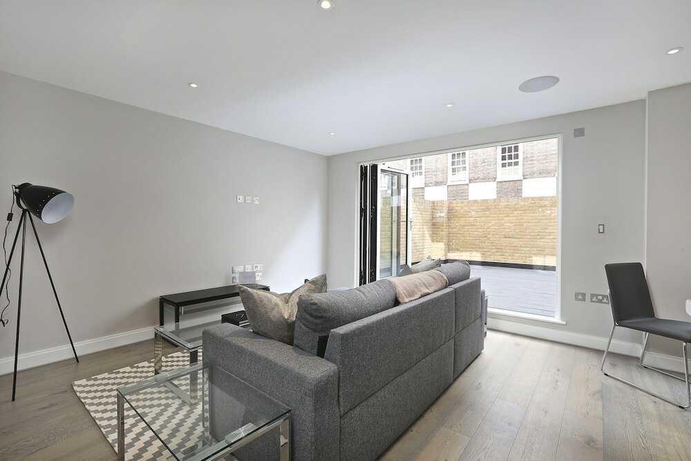 Фото Lux St James Apartment Central London with Wifi - by City Stay London
