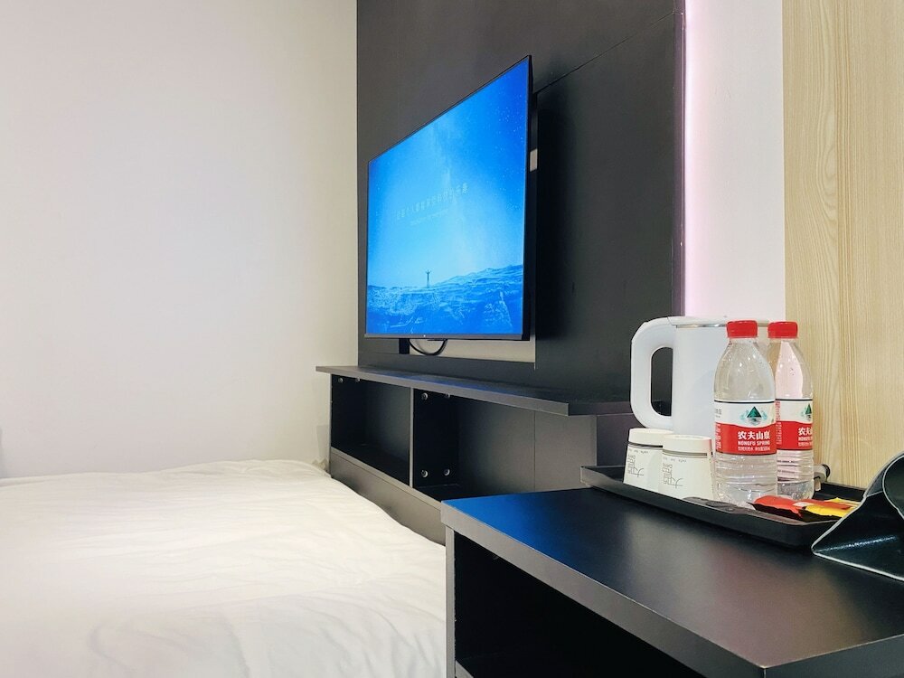 Фото Dayin International Youth Hostel - East Nanjing Road & The Bund