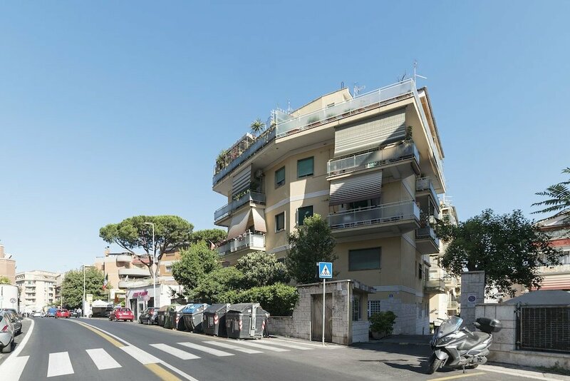 Апартаменты Aurelio Apartment Near the Mm Ubaldi в Риме