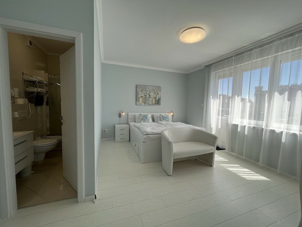 Фото Camille Apartments