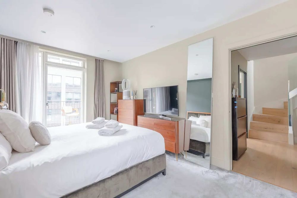 Фото Chic 2bd Flat With Roof Terrace - Kilburn