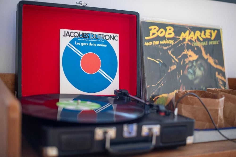 Фото Péniche Carpe Diem La Rivière House