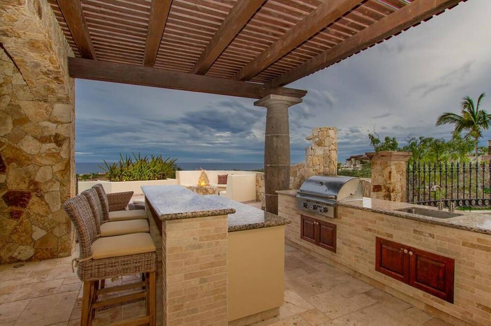 Фото Villa Delmar Exquisite Villa w Views