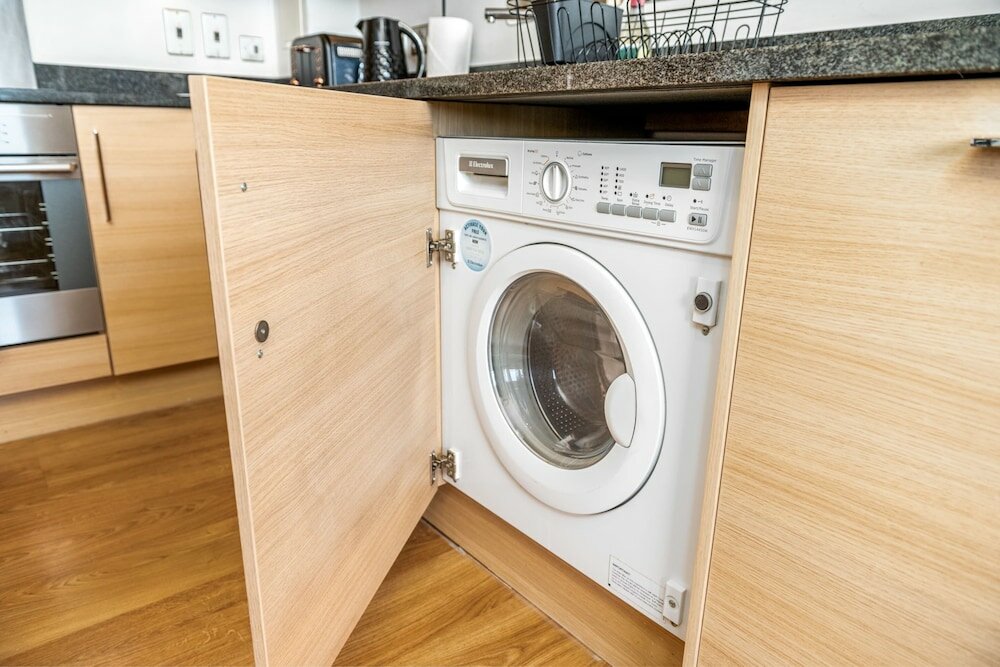 Фото Swanky Stratford Duplex Apartment