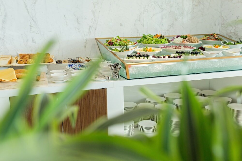 Фото Yarra Ocean Suites Danang