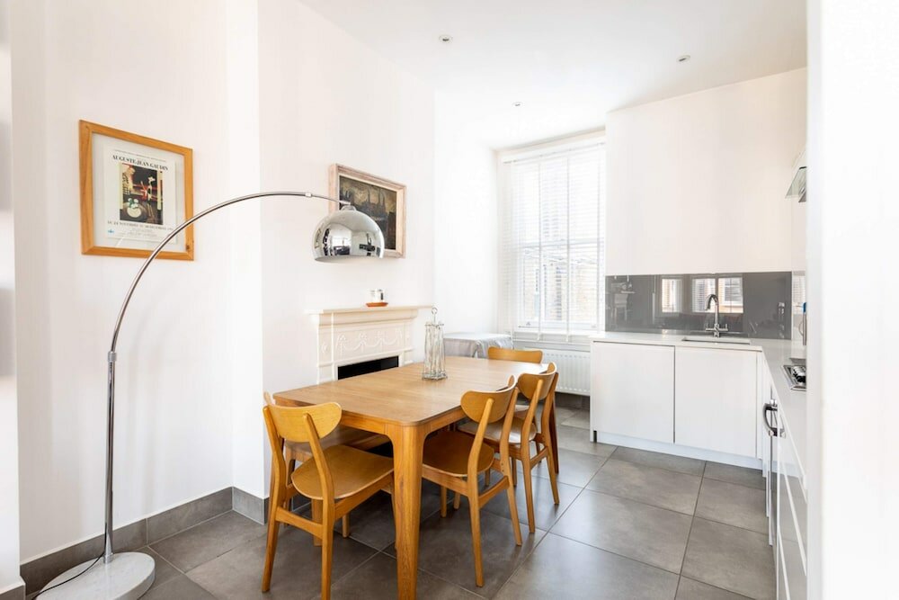 Фото Spacious Apartment Near Portobello Road