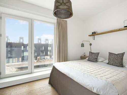 Гостиница Sanders Pier - Cozy 4-bdr Townhouse w Terrace