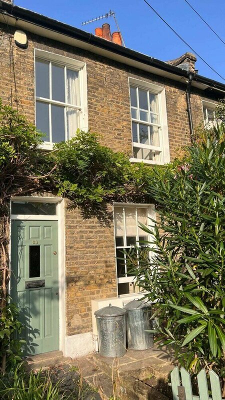 Гостиница Picturesque 2bd House - Heart of Stepney Green! в Лондоне