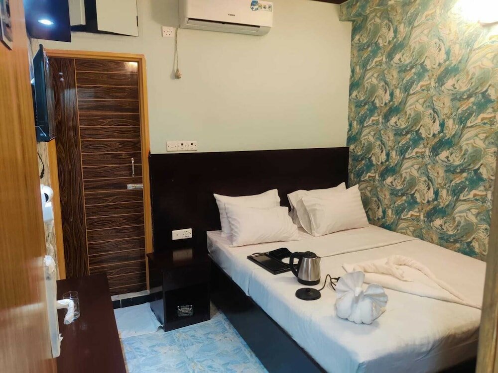 Фото Sunset Bay Hotel