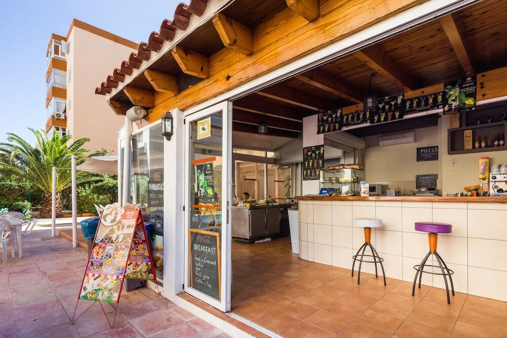 Фото Apartamentos Arlanza - Adults Only