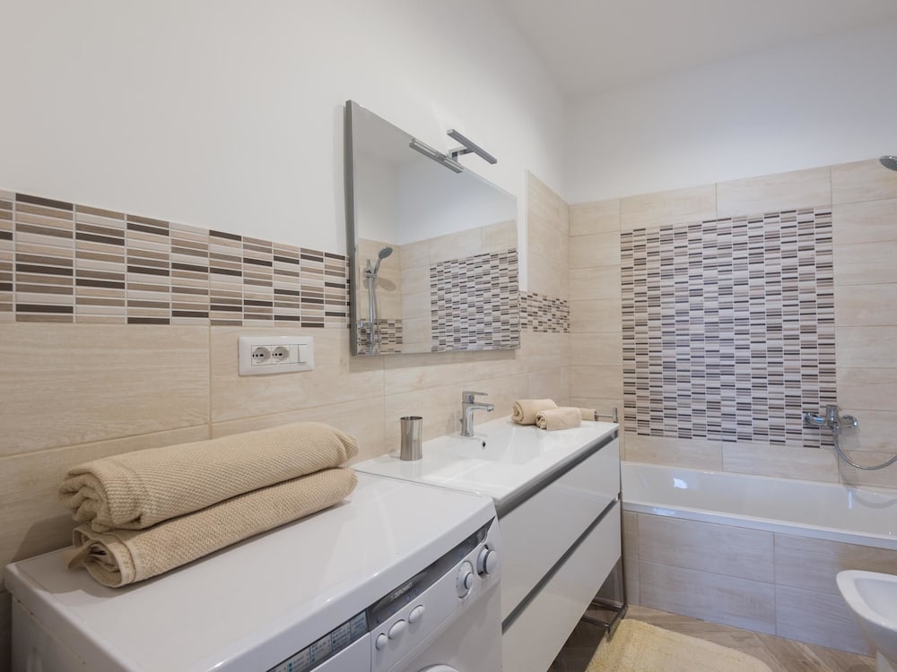 Фото Rsh Vatican Bright Two Bedroom Apartment