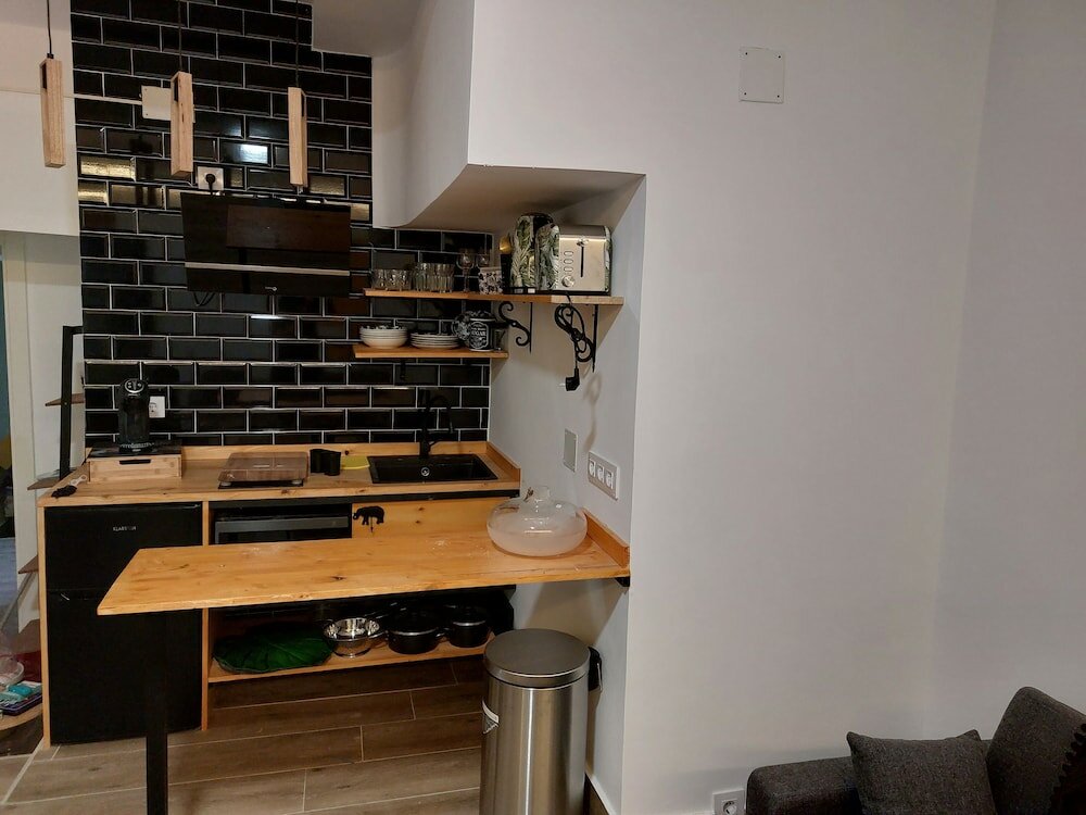 Фото Calle de Esteban Terradas 3 bajo