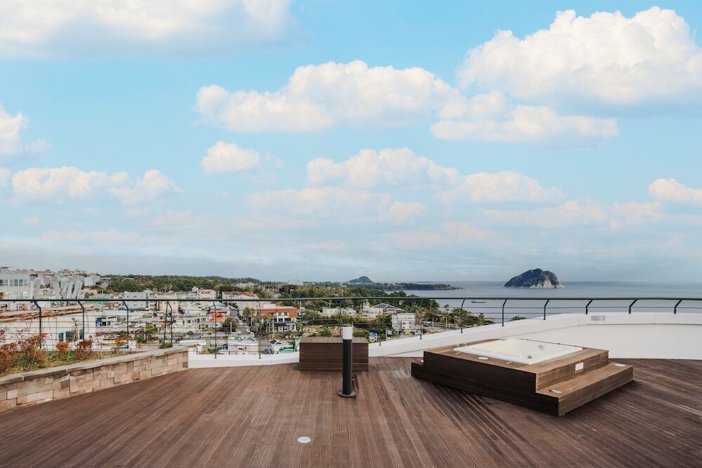 Фото Hotel Bridge Seogwipo