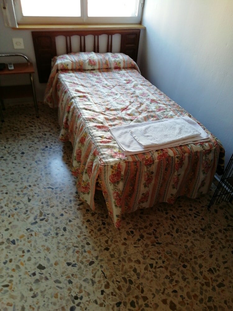 Фото Hostal La Estrada Restaurante