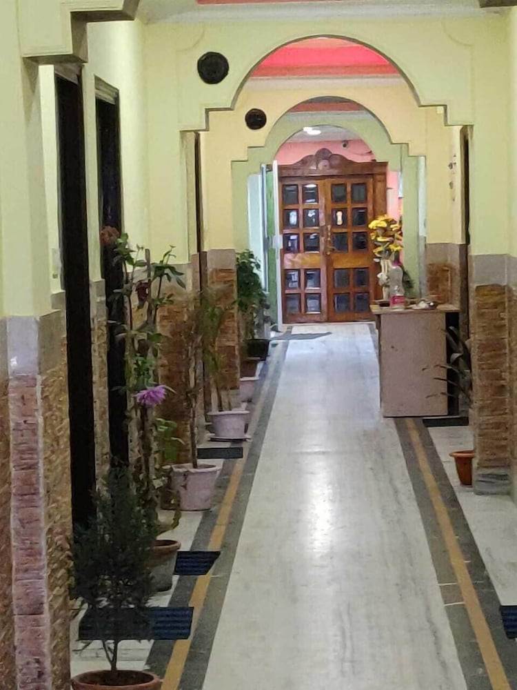 Фото Hotel Somraj Regency