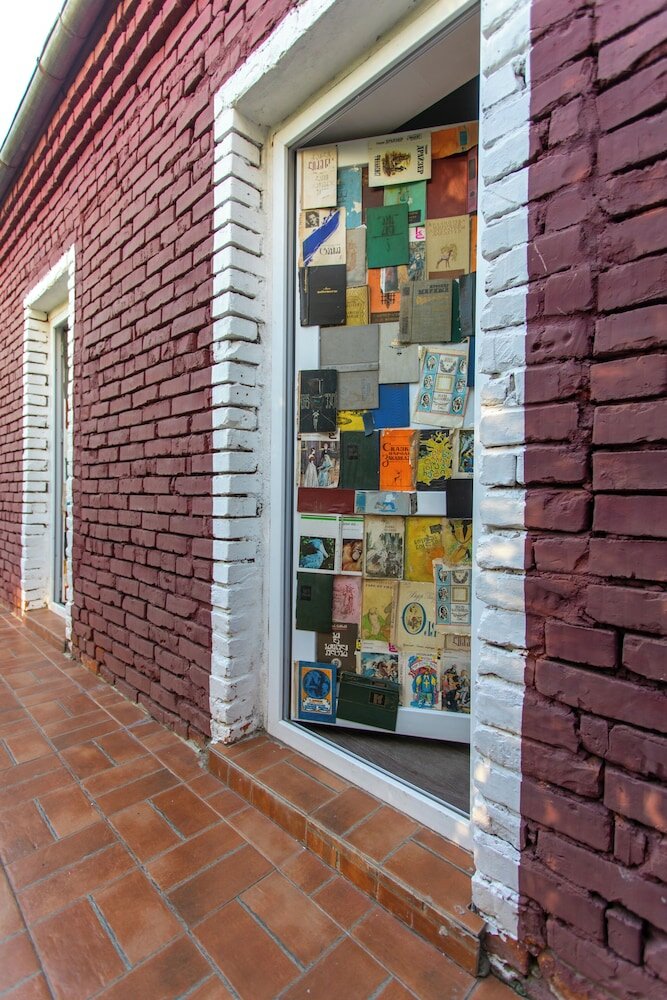 Фото Book Hotel • წიგნების სასტუმრო