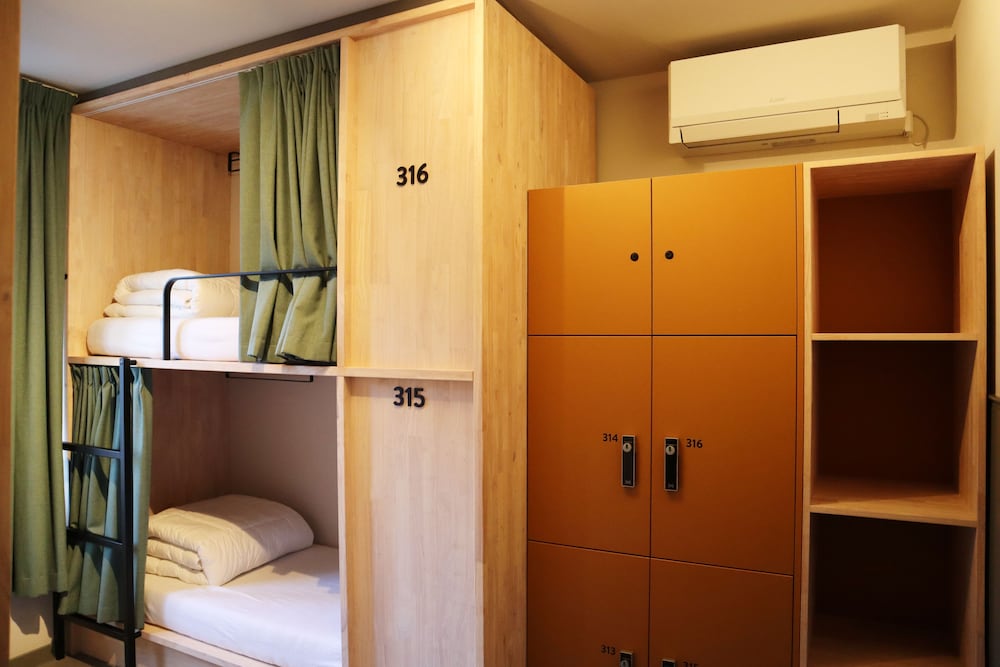 Фото The Bee Hostel