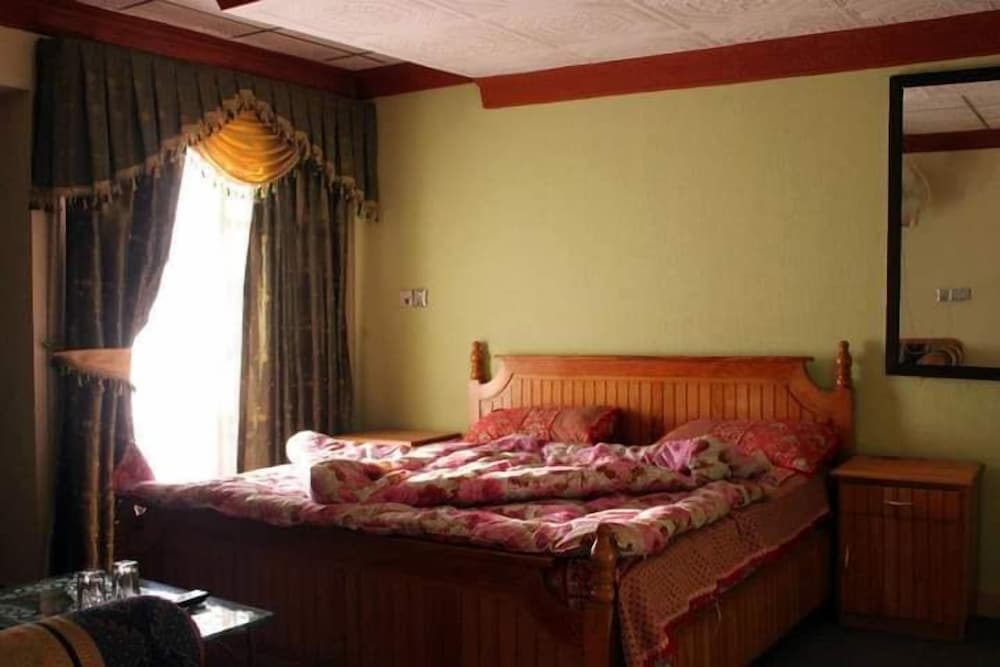 Фото Akbar International View Hotel